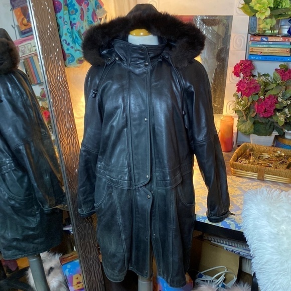 🌷Village du Cuir🌷 Vintage Black Leather Coat With Brown Faux Fur Trim Hood - Picture 2 of 13